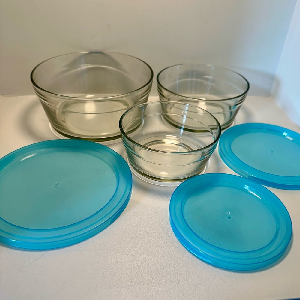 3 Glass Containers Nesting with Plastic Lids